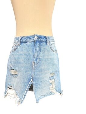WE THE FREE blue cotton denim distressed mini 15.5" long low rise skirt pockets